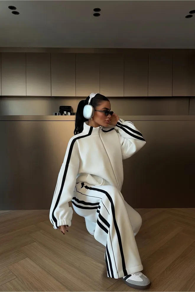 EYYO ATELIER White Oversized Fit Tracksuit With Striped Pattern Wholesale Clothing 1