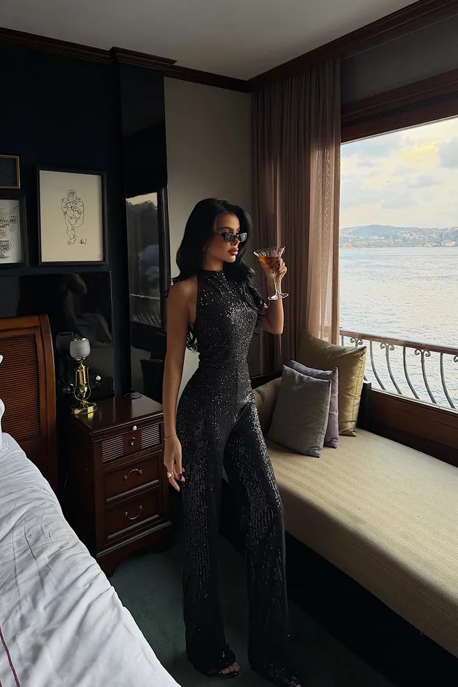 EYYO ATELIER Mono Negro Entallado Con Lentejuelas Y Manga Casquillo Ropa al por mayor Antiguo