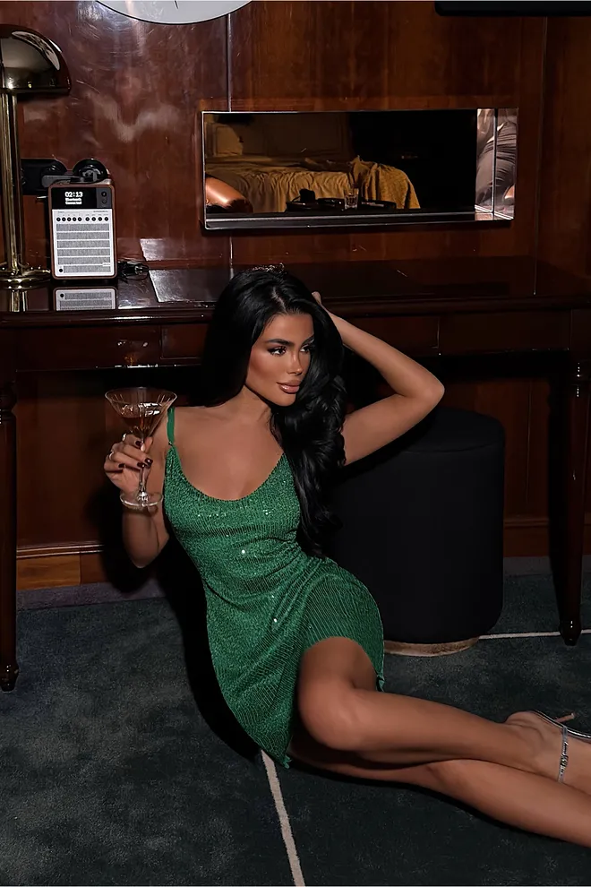 EYYO ATELIER Robe Slip Sexy Verte À Paillettes Élégante Et Formelle Vêtements en gros 1