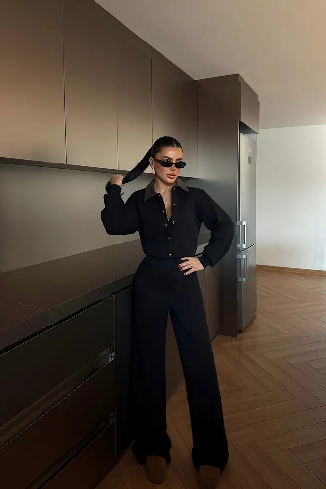 EYYO ATELIER جمبسوت أسود بتفاصيل ياقة ملابس بالجملة غير رسمي