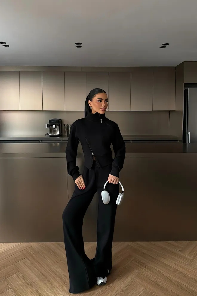 EYYO ATELIER Trainingsanzug Schwarz Mit Hohem Kragen Und Weitem Palazzo Hosenbein Großhandelskleidung Lässig