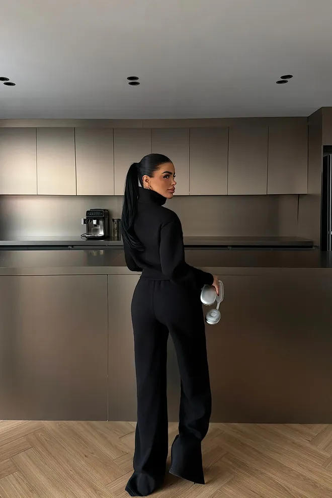 EYYO ATELIER Siyah Balıkçı Yaka Ve Geniş Paça Palazzo Pantolonlu Eşofman Takımı Toptan Giyim Bahar