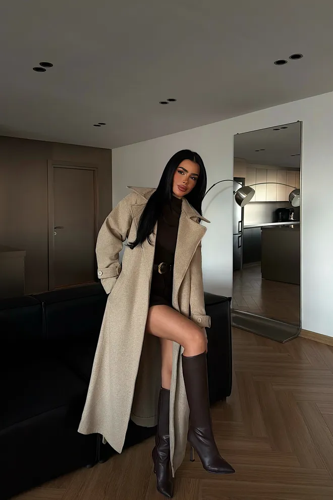 EYYO ATELIER Beiger Eleganter Wickelmantel Mit Gekerbtem Kragen Großhandelskleidung Lässig