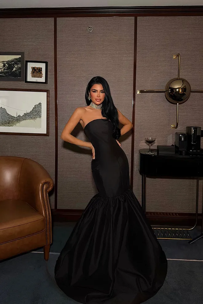 EYYO ATELIER Black Elegant Fit And Flare Dress Wholesale Clothing 1