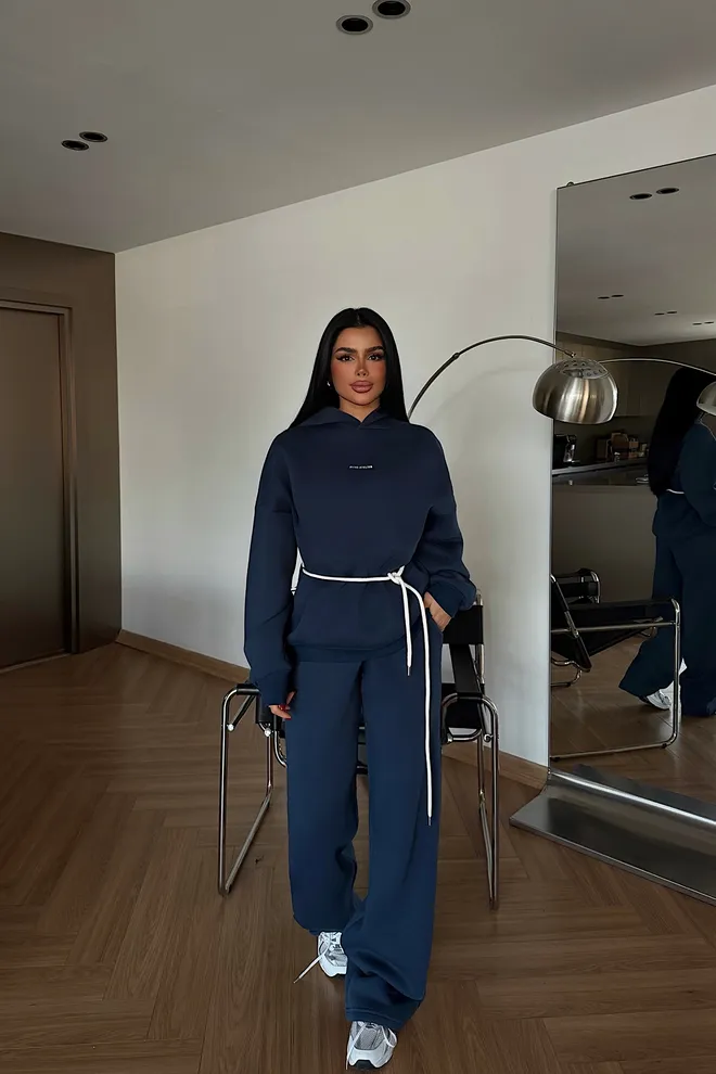 EYYO ATELIER Set Mornarsko Modra Priložnostna Športna Obleka Jogger Oblačila na debelo Skromno