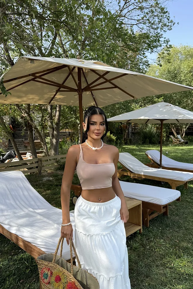 EYYO ATELIER Беж Цроп Топ Једно Раме Врат Опремљен Без Рукава Капа Рукав Велепродаја одеће Неформалан