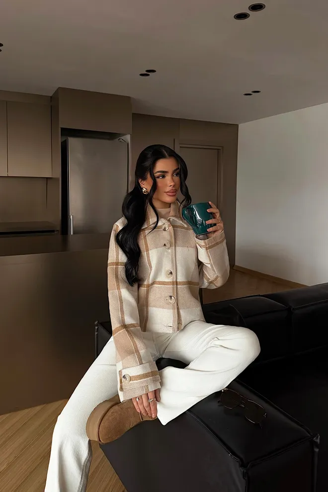 EYYO ATELIER Μπεζ Καρό Shacket Μπουφάν Χονδρικό εμπόριο ενδυμάτων Σαλόνι