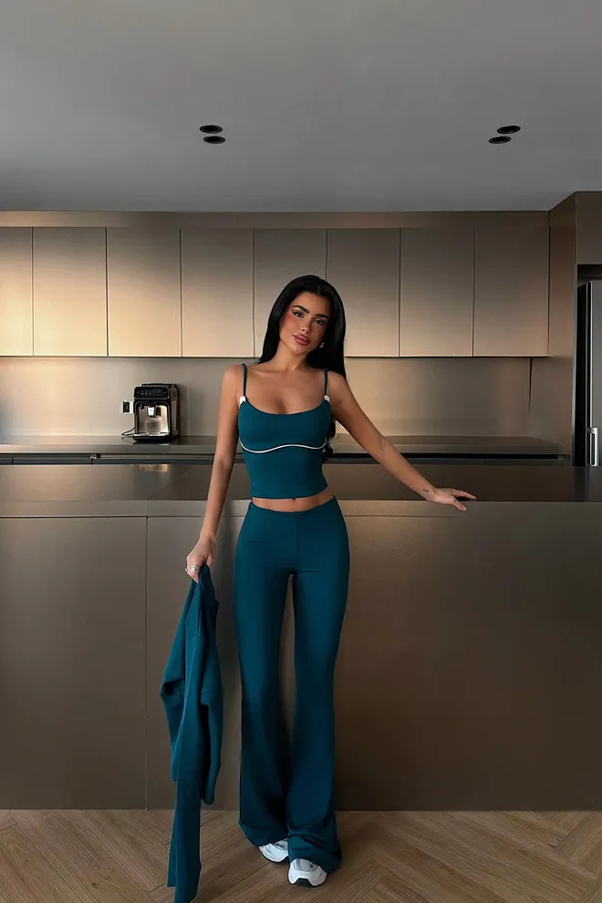 EYYO ATELIER Granatowy Zestaw Casual Sportowy Slim Fit Hurtowa sprzedaż odzieży 1