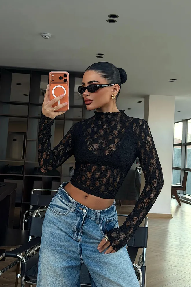 EYYO ATELIER Bluză Neagră Cu Model Floral Croială Cambrată Scurtă Cu Gât Înalt Îmbrăcăminte cu ridicata Casual