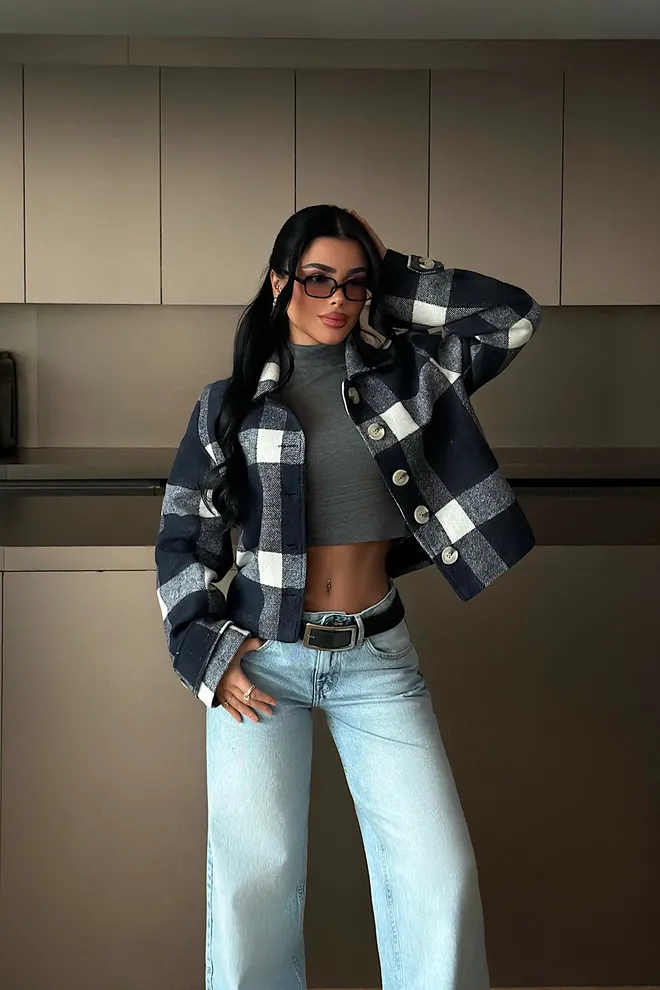 EYYO ATELIER Granatowa Kurtka Koszulowa Z Wzorem W Kratę Hurtowa sprzedaż odzieży Casual