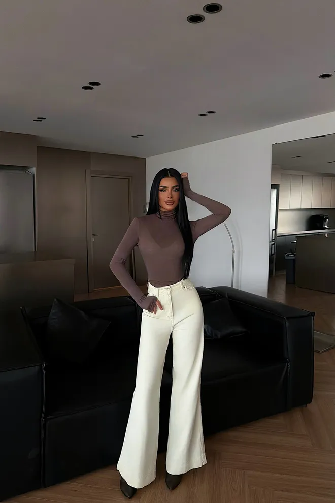 EYYO ATELIER Дънки Бяло С Висока Талия И Разкроени Крачоли Mom Дрехи на едро Небрежен