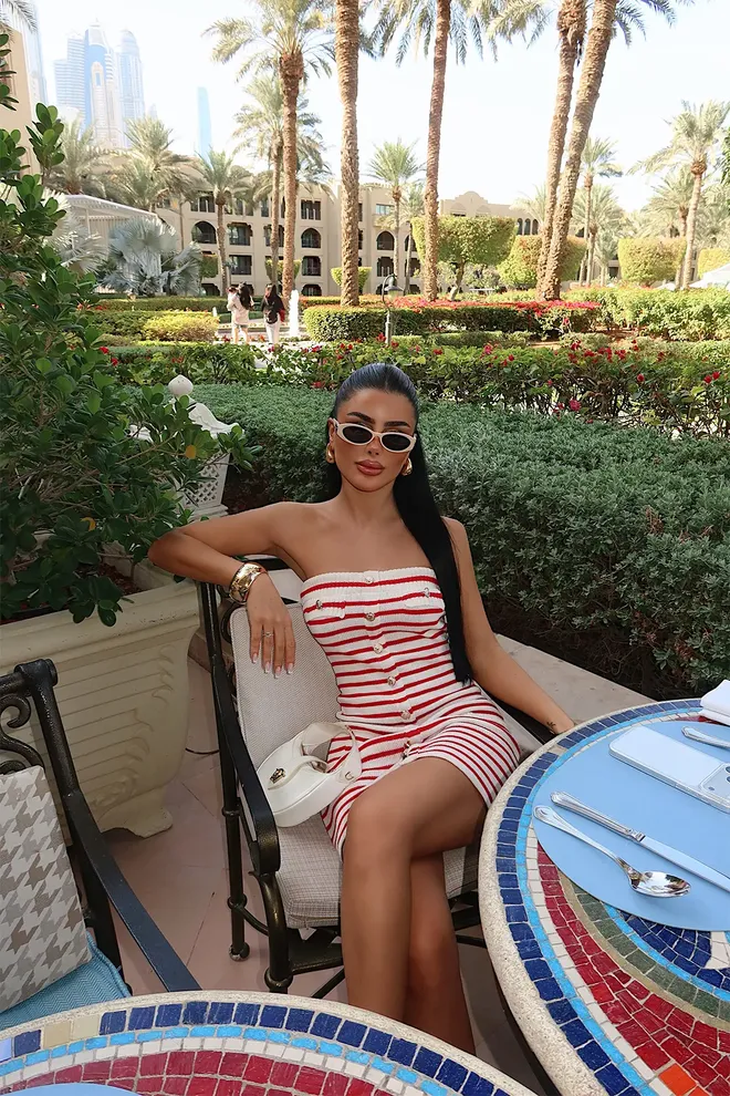 EYYO ATELIER فستان أبيض بدون حمالات مخطط بوديكام ميني ملابس بالجملة غير رسمي