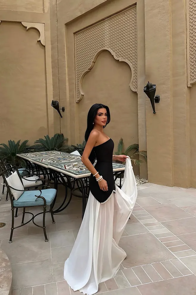 EYYO ATELIER فستان أسود أنيق بدون حمالات من نوع Slip ملابس بالجملة 1