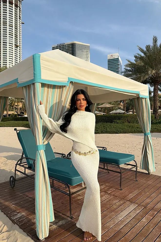 EYYO ATELIER Elegante Vestido Sudadera Blanco Con Cuello Alto Ropa al por mayor Modesto