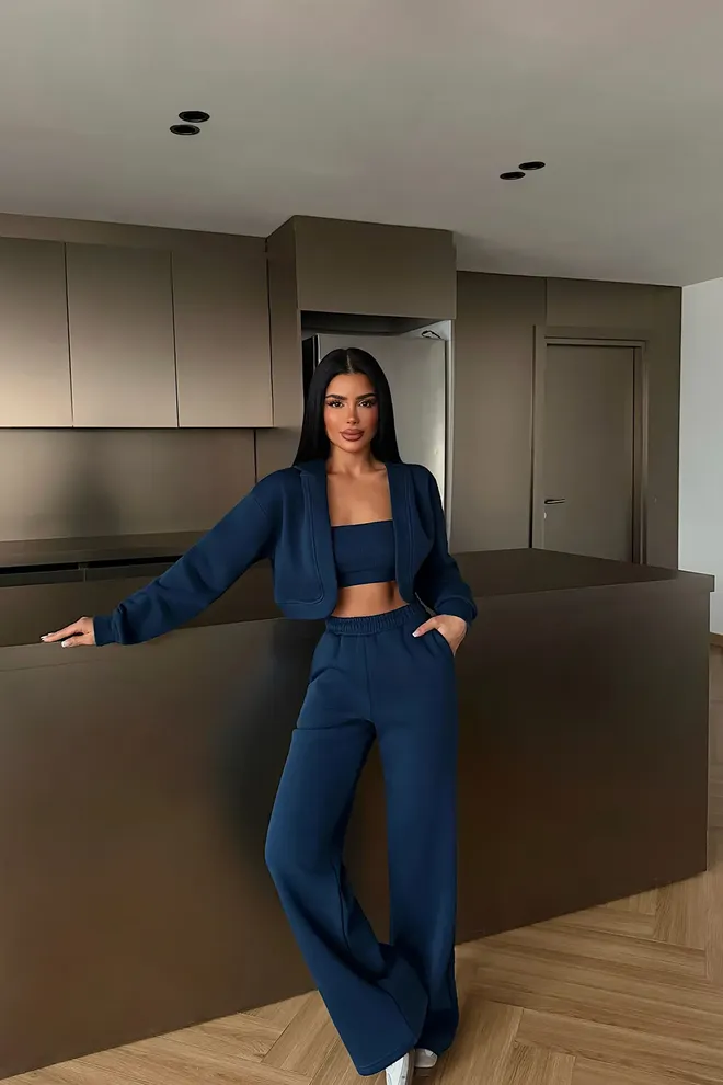 Ilia Set Mornarsko Modra Za Ležerno Šport In Ulična Oblačila Oblačila na debelo Ležerno