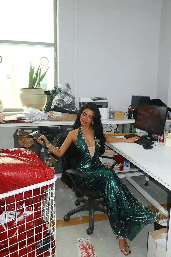 EYYO ATELIER Green Elegant Sequined Sheath Dress Wholesale Clothing Cocktail