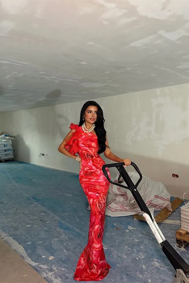 EYYO ATELIER Kırmızı Göz Alıcı Tek Omuzlu Bodycon Elbise Fırfırlı Kol Detaylı Toptan Giyim Seksi