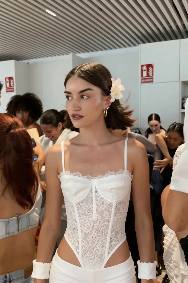 EYYO ATELIER Body Bianco Sexy Elegante Aderente Con Collo Quadrato Abbigliamento all'ingrosso Annata