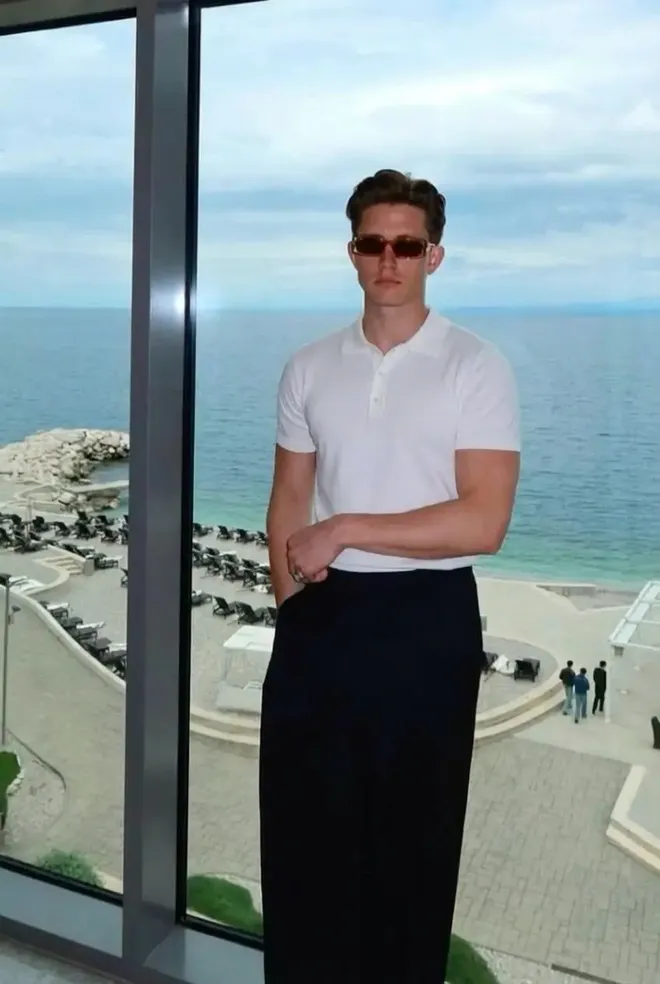 EYYO ATELIER Biela Neformálna Preppy Košeľa S Výstrihom Polo A Priliehavým Strihom Veľkoobchod s oblečením Neformálny