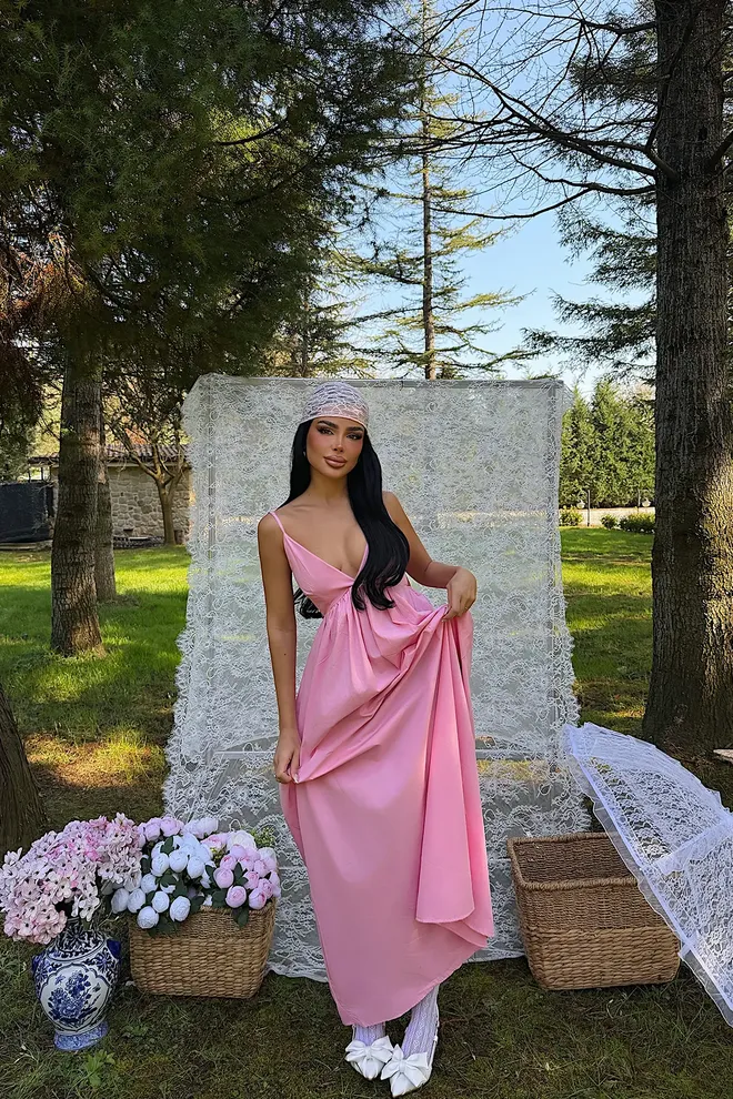 EYYO ATELIER Vestido Rosa Elegante Tipo Slip Con Escote Pronunciado Ropa al por mayor Casual