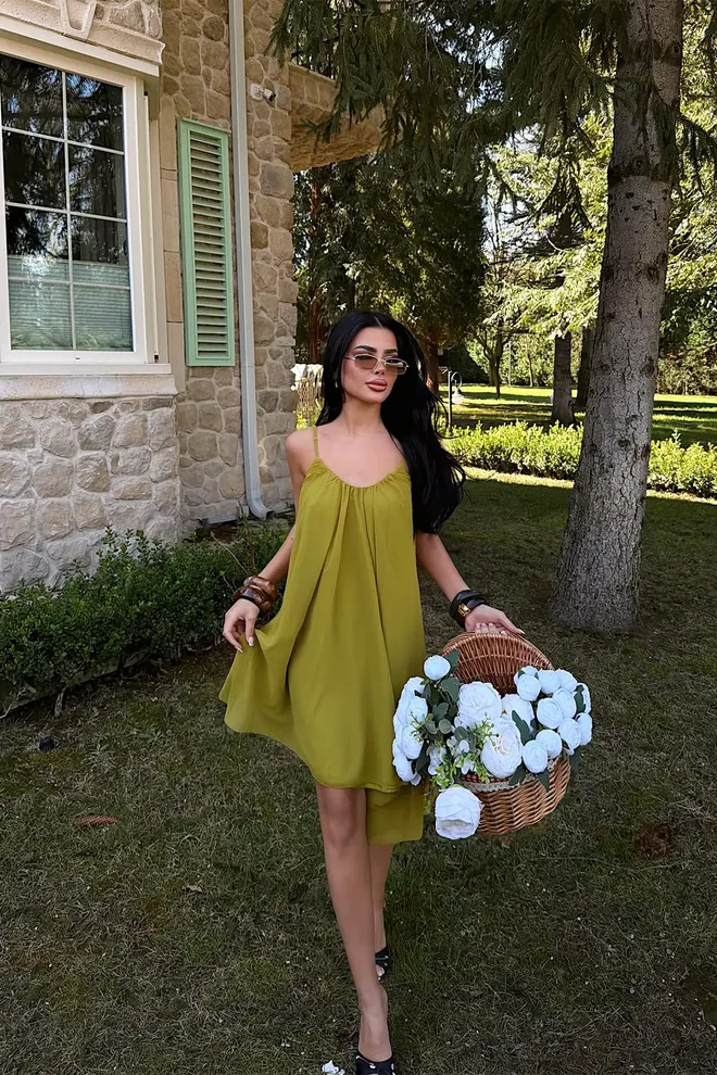 EYYO ATELIER Grünes Elegantes Midi Slip Kleid Mit Kappenärmeln Großhandelskleidung Lässig