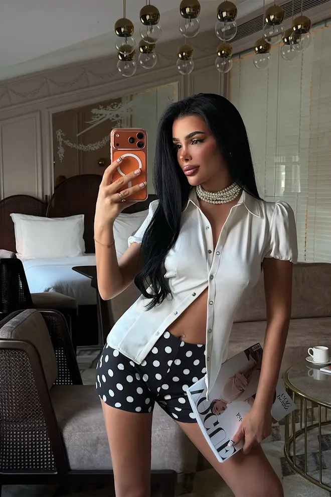 EYYO ATELIER Czarne Szorty Chinos W Kropki Z Wysokim Stanem Hurtowa sprzedaż odzieży Casual