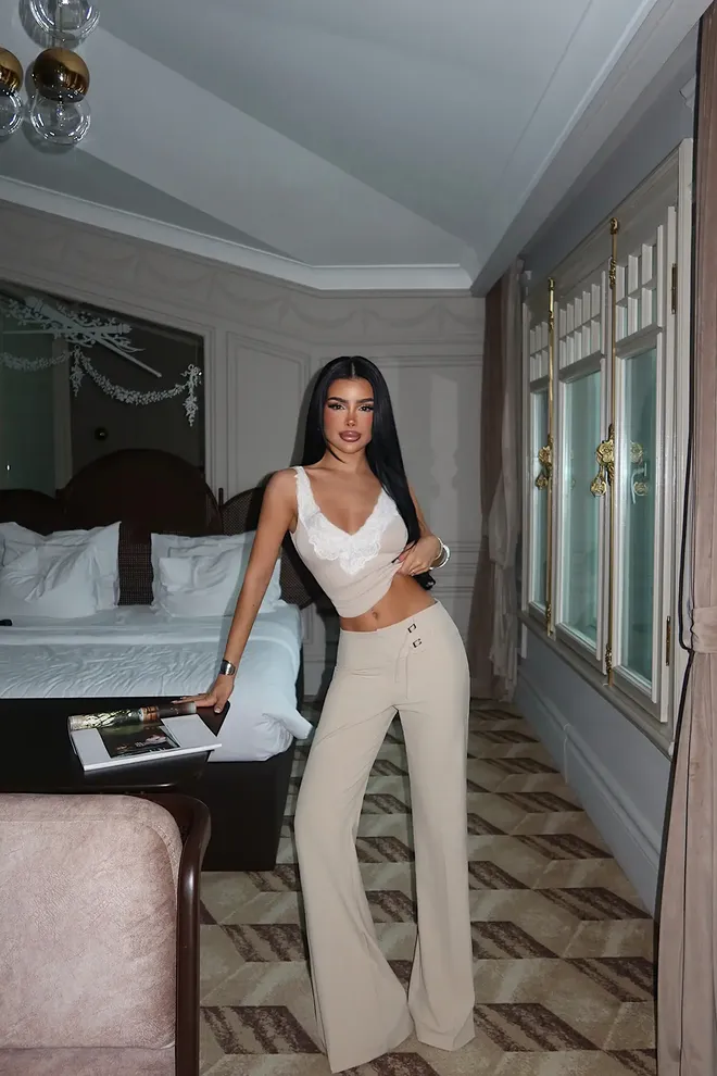 EYYO ATELIER Бежов Елегантен Панталон Палацо С Катарама Дрехи на едро Секси