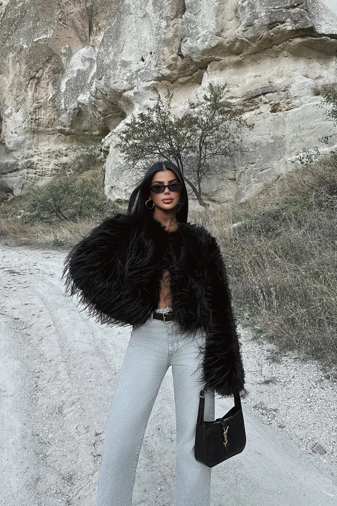 EYYO ATELIER Čierna Kožušina Leroy Veľkoobchod s oblečením Glam