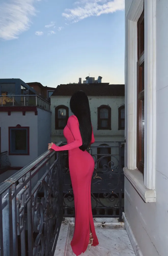 EYYO ATELIER Długa Sukienka Z Oknem W Kolorze Fuksji Hurtowa sprzedaż odzieży Formalny