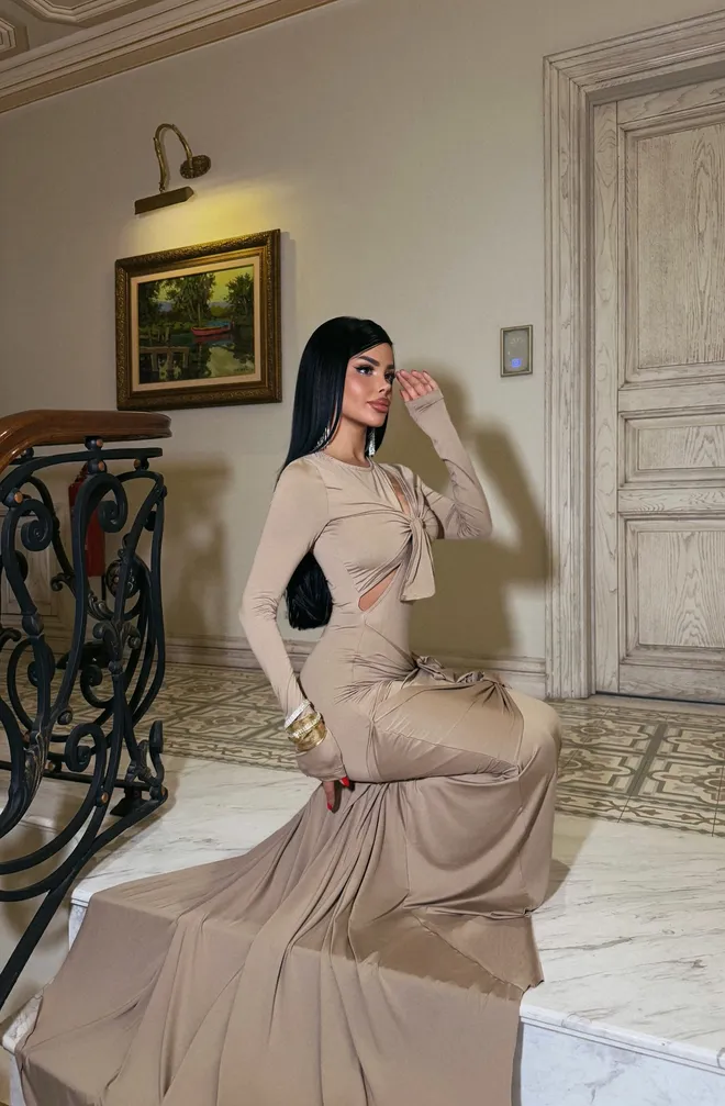 EYYO ATELIER Beżowa Długa Sukienka Z Detałem Okna Hurtowa sprzedaż odzieży Elastan