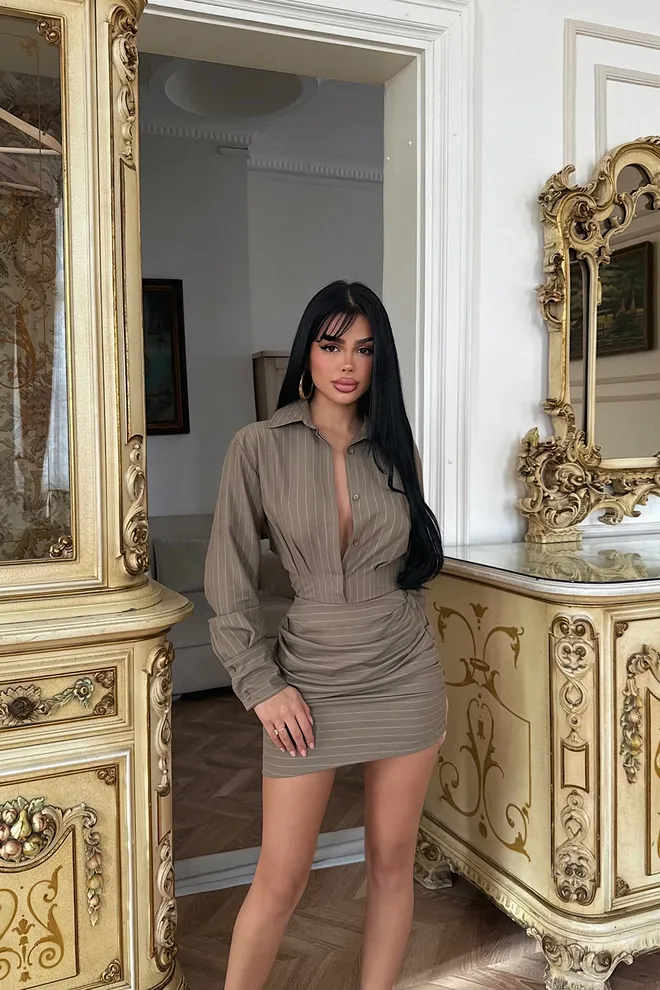 EYYO ATELIER Črtasta Obleka Z Ovratnikom S Srajco Mink Oblačila na debelo Eleganten