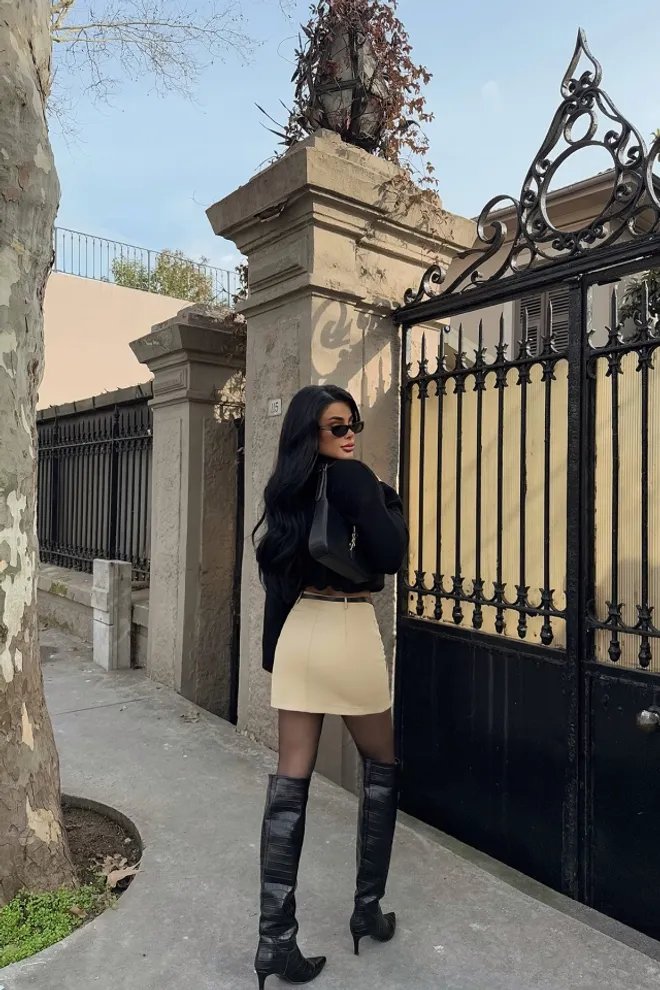 EYYO ATELIER Pocket Detail Belted Skirt Cream Wholesale Clothing 4