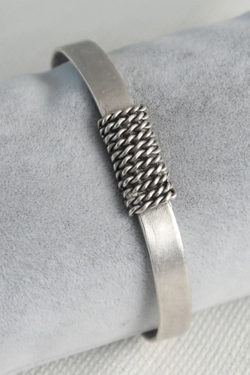 A wholesale clothing model wears  Authentic Silver Color Chain Processing Plate Model Men's Bracelet
, Turkish wholesale Bracelet of Ebijuteri