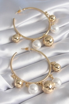 A wholesale clothing model wears ebj16664-brass-gold-color-hoop-model-hanging-ball-detail-women's-earrings, Turkish wholesale Earring of Ebijuteri