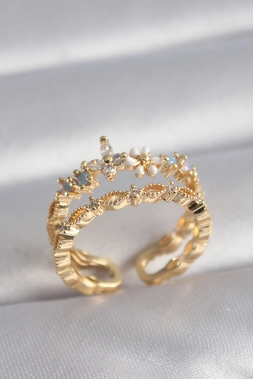 A wholesale clothing model wears  Brass Gold Color Zircon Stone Flower Model Women's Ring
, Turkish wholesale Ring of Ebijuteri