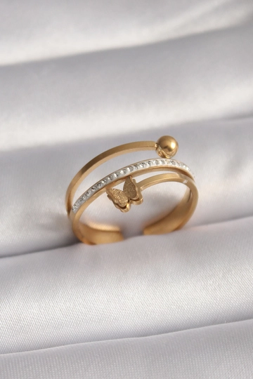 Ein Bekleidungsmodell aus dem Großhandel trägt  Silberner Schmetterlings-Modellring Mit Stahlzirkonstein – Gold
, türkischer Großhandel Ring von Ebijuteri