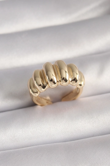 A wholesale clothing model wears  Brass Ring - Gold
, Turkish wholesale Ring of Ebijuteri