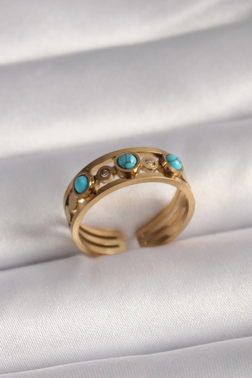 A wholesale clothing model wears  316L Steel Zircon Stone Detailed Ring - Gold
, Turkish wholesale Ring of Ebijuteri