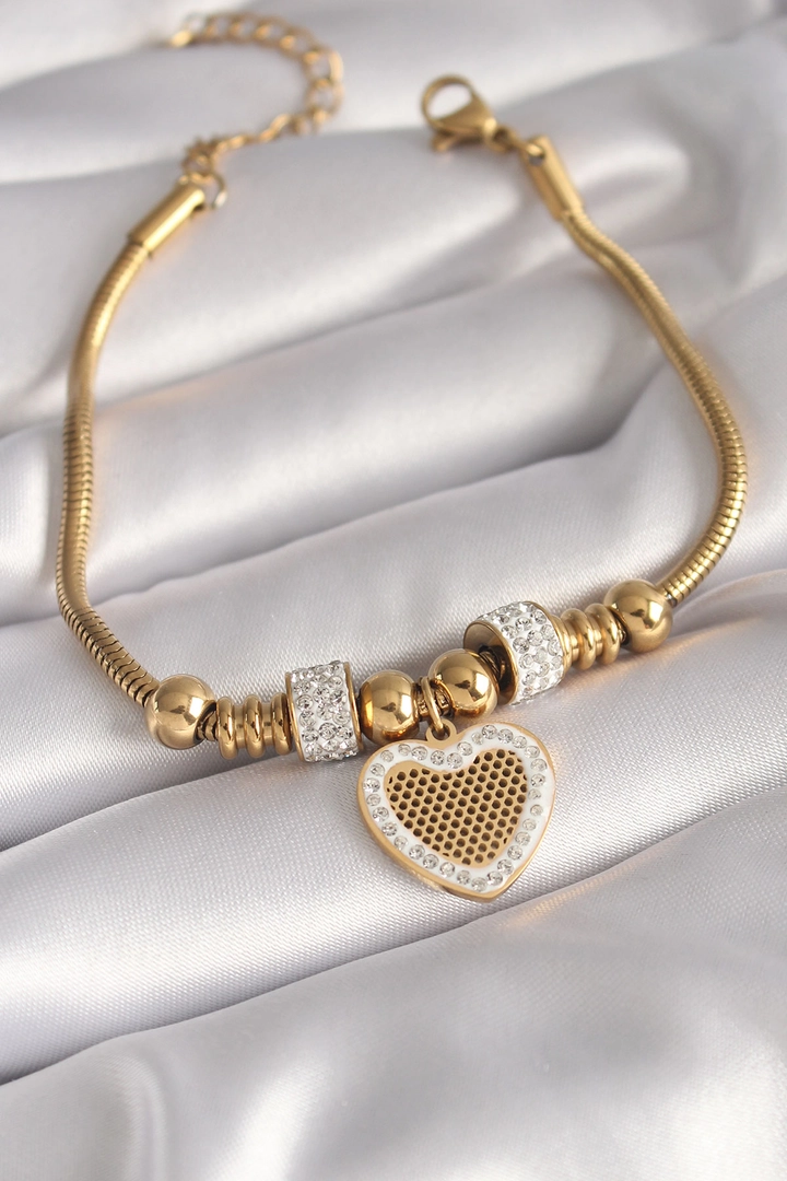 A wholesale clothing model wears ebj17235-steel-zircon-stone-heart-model-bracelet-gold, Turkish wholesale Bracelet of Ebijuteri