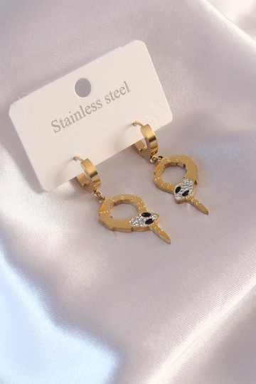A wholesale clothing model wears  Steel Earring - Gold
, Turkish wholesale Earring of Ebijuteri