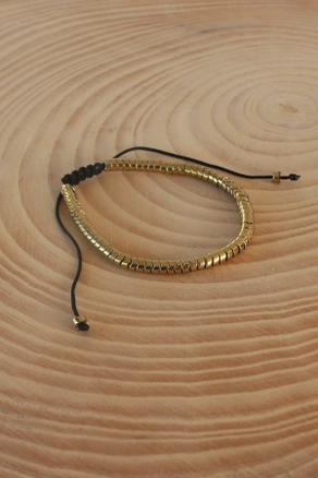 A model wears 42807 - Bracelet - Yellow, wholesale Bracelet of Ebijuteri to display at Lonca