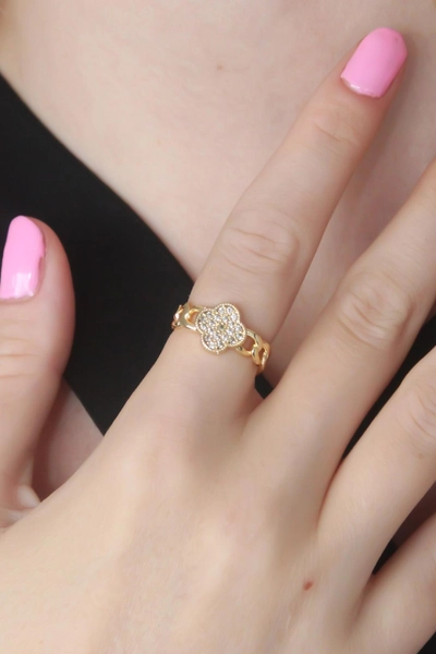 A model wears 15582 - Adjustable Ring Zircon - Gold, wholesale Ring of Ebijuteri to display at Lonca