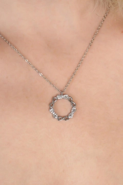 A wholesale clothing model wears 30879 - Necklace With Zircon - Silver, Turkish wholesale Necklace of Ebijuteri