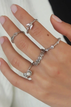 A wholesale clothing model wears 39556 - Ring Set - Silver, Turkish wholesale Ring of Ebijuteri