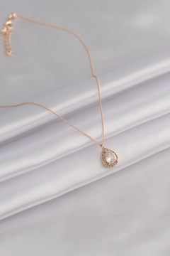 A wholesale clothing model wears EBJ10016 - Necklace - Gold, Turkish wholesale Necklace of Ebijuteri