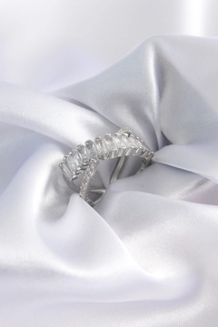 A wholesale clothing model wears EBJ10023 - Adjustable Ring - Silver, Turkish wholesale Ring of Ebijuteri