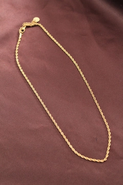 A wholesale clothing model wears EBJ10380 - Steel Necklace - Gold, Turkish wholesale Necklace of Ebijuteri