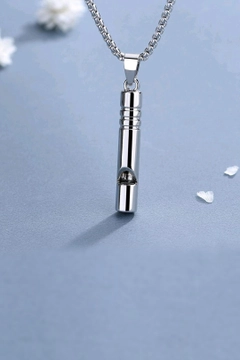 A wholesale clothing model wears EBJ10381 - Steel Unisex Emergency Whistle High Decibel Necklace - Silver, Turkish wholesale Necklace of Ebijuteri