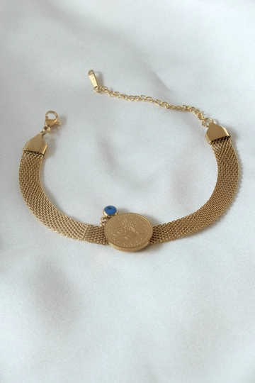 A wholesale clothing model wears  Steel Bracelet - Gold
, Turkish wholesale Bracelet of Ebijuteri