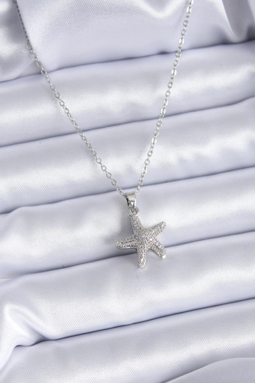 A wholesale clothing model wears  316L Steel Silver Color Zircon Stone Openable Starfish Model Women's Necklace
, Turkish wholesale Necklace of Ebijuteri